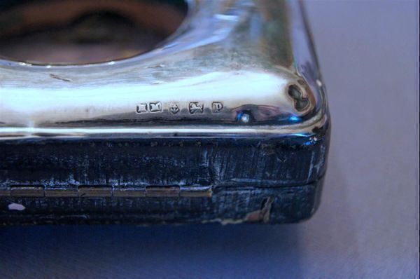Wandhalterungen: Authentischer Taschenuhrhalter aus Silber datiert 1864 – Gebraucht aus Geroldswil von ARTEFACTO 1