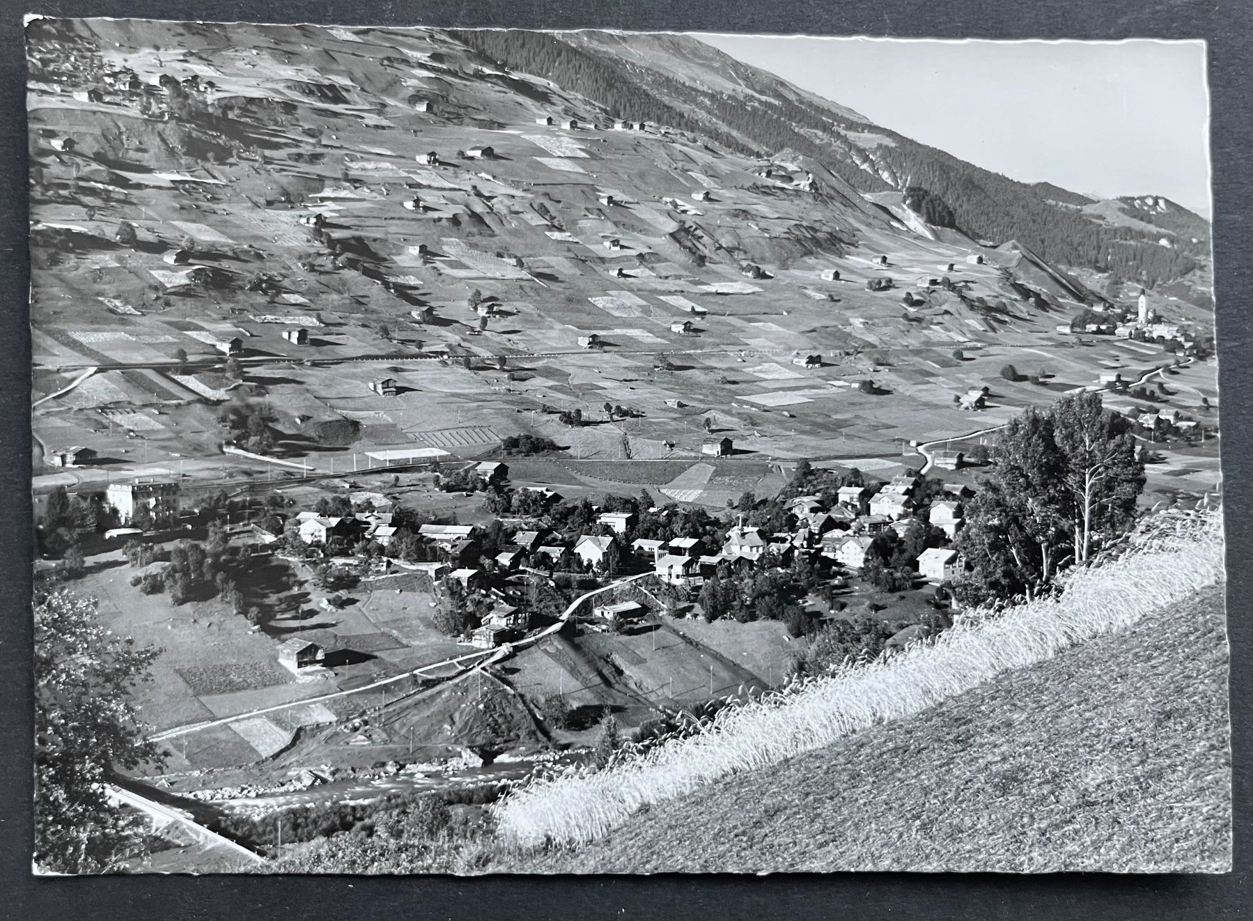 Cartoline postali: Compadials und Somvix Bündner Oberland / ca 1960 – Usato da Ostermundigen venduto da DaxKarten-75