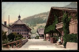 Rossinière, Rue du village avec chalets