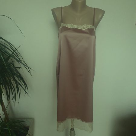 Nuisette à dentelles rose - Neuf - Benetton – Taille S