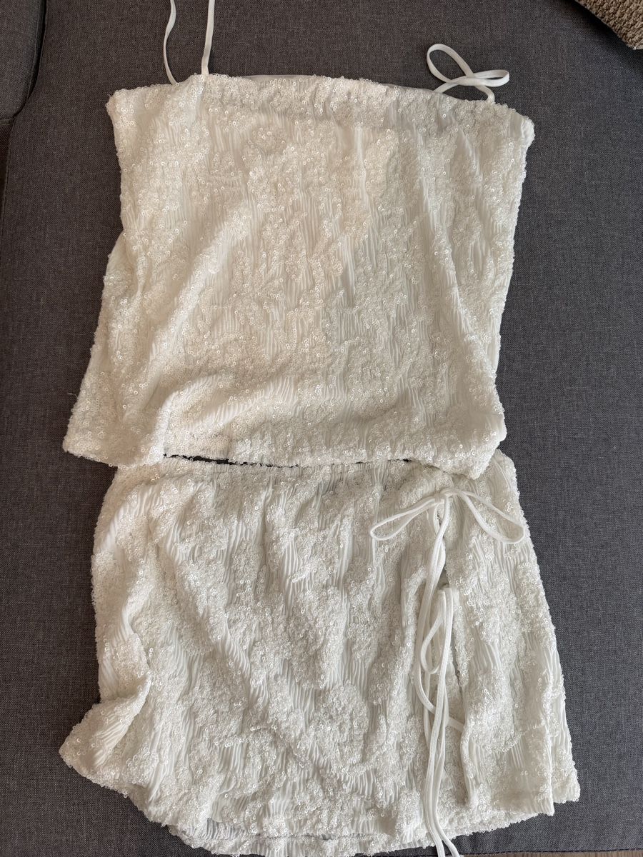 Zara Lotti di vestiti: Zara White Sequin Co-ord Set - Size S - Summer Essential – Nuovo e nell'imballaggio originale da Zürich venduto da bel_qg6g 1