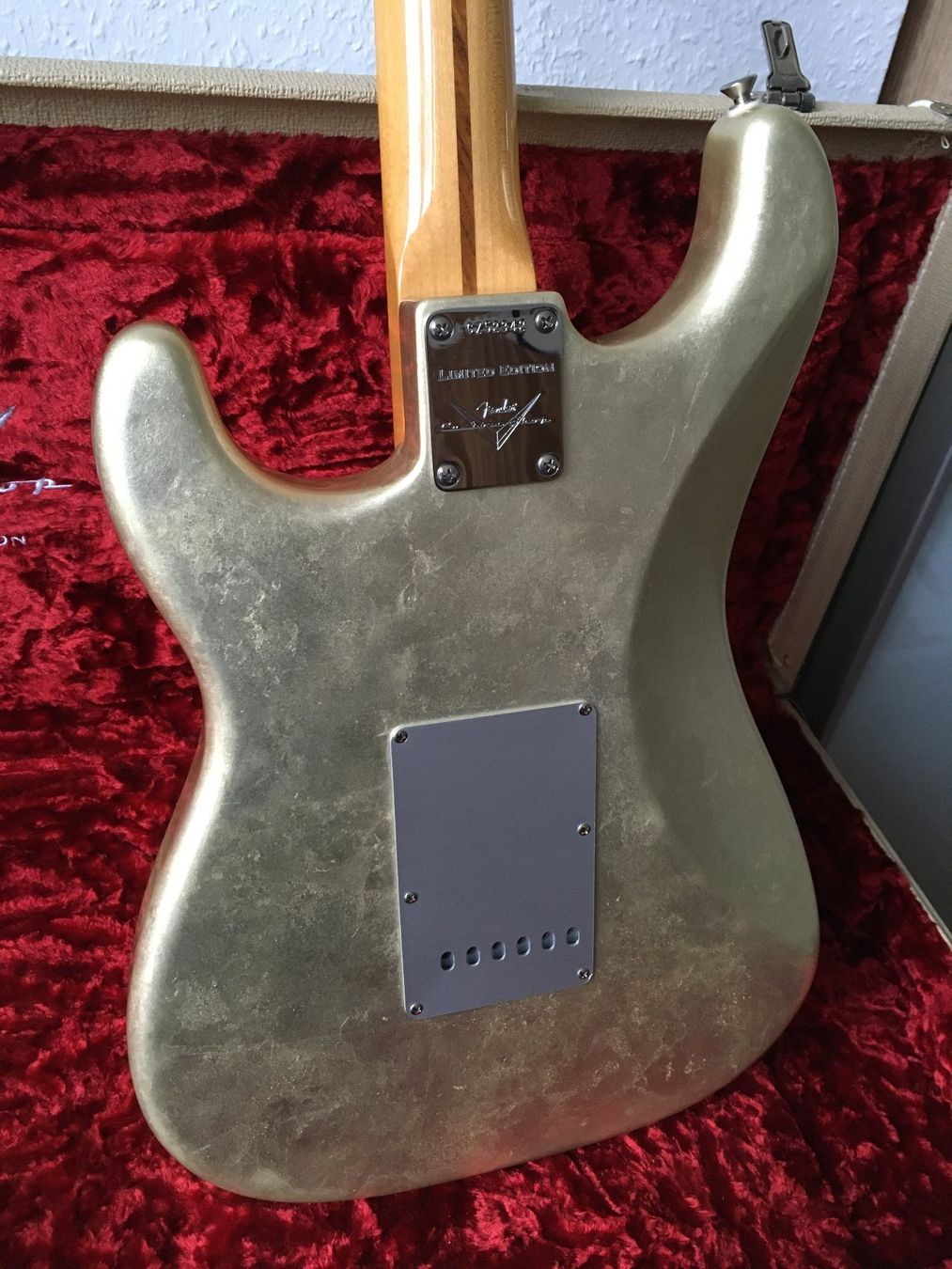 Fender Strumenti musicali: Fender, rareté : Masterbuilt Yuriy Shishkov Stratocaster – Usato da Genève venduto da terrado 6
