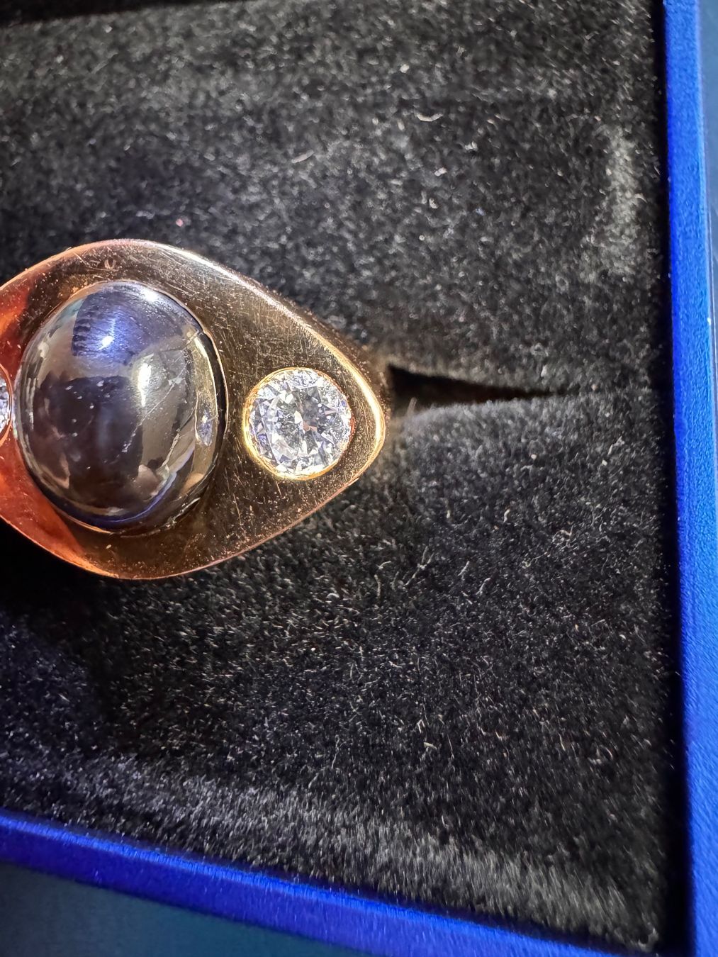 Anelli: Goldring mit Saphir-Cabochon und Diamanten – Usato da Ebikon venduto da Dmasterx 5