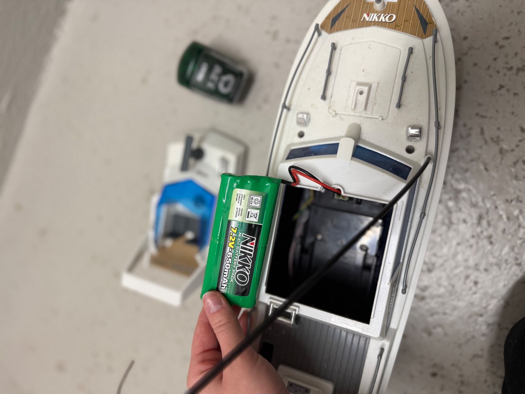 Giocattoli: Niko Boot, ideales Badespielzeug – Usato da Zürich venduto da Cleo234 3