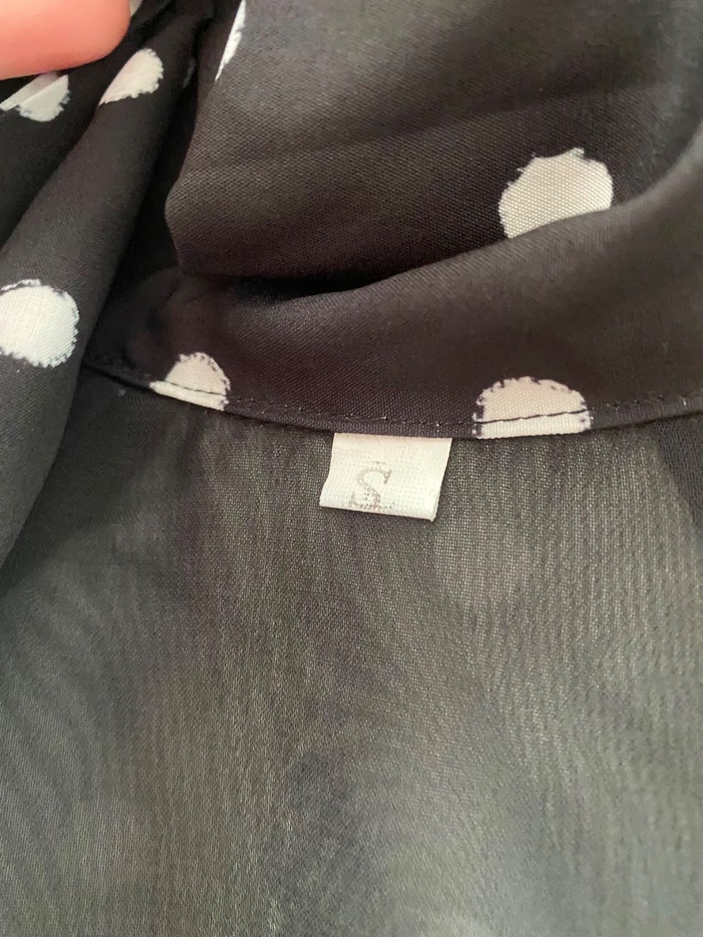 Top: Top noir leger à pois – Nuovo (secondo la descrizione) da Montreux venduto da Izapechee 5