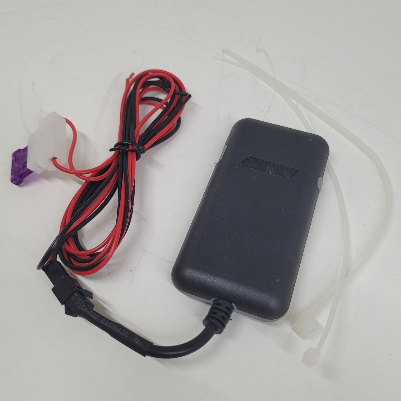 GPS & Strumenti di misurazione: Vehicle GPS Tracker 9-36V – Nuovo e nell'imballaggio originale da Unterseen venduto da Sekundus 6