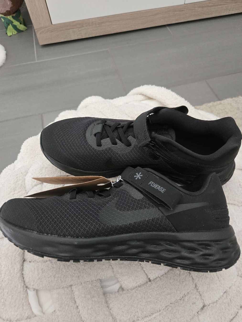 Schuhe für Jungen: Baskets noires neuves taille 38 – Neu (gemäss Beschreibung) aus Aegerten von SivHour 1