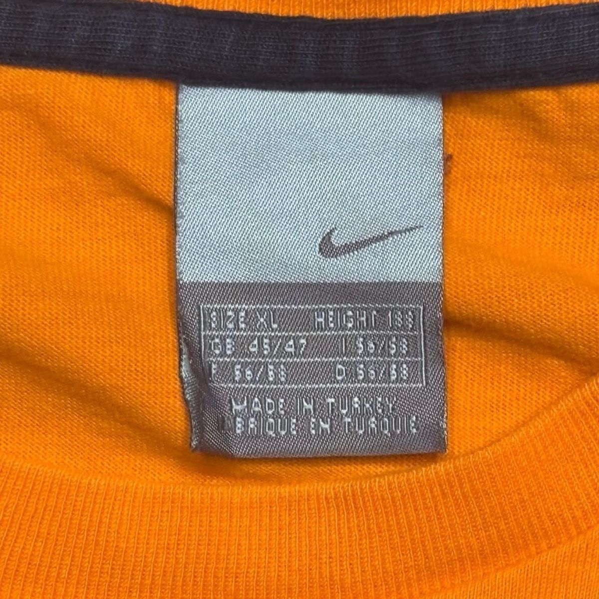Nike T-shirt: Barcellona Vintage tee XL – Usato da Capolago venduto da LA.BOTTEGA 3
