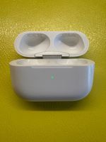 Apple AirPods Pro 1 charging case (A2190).