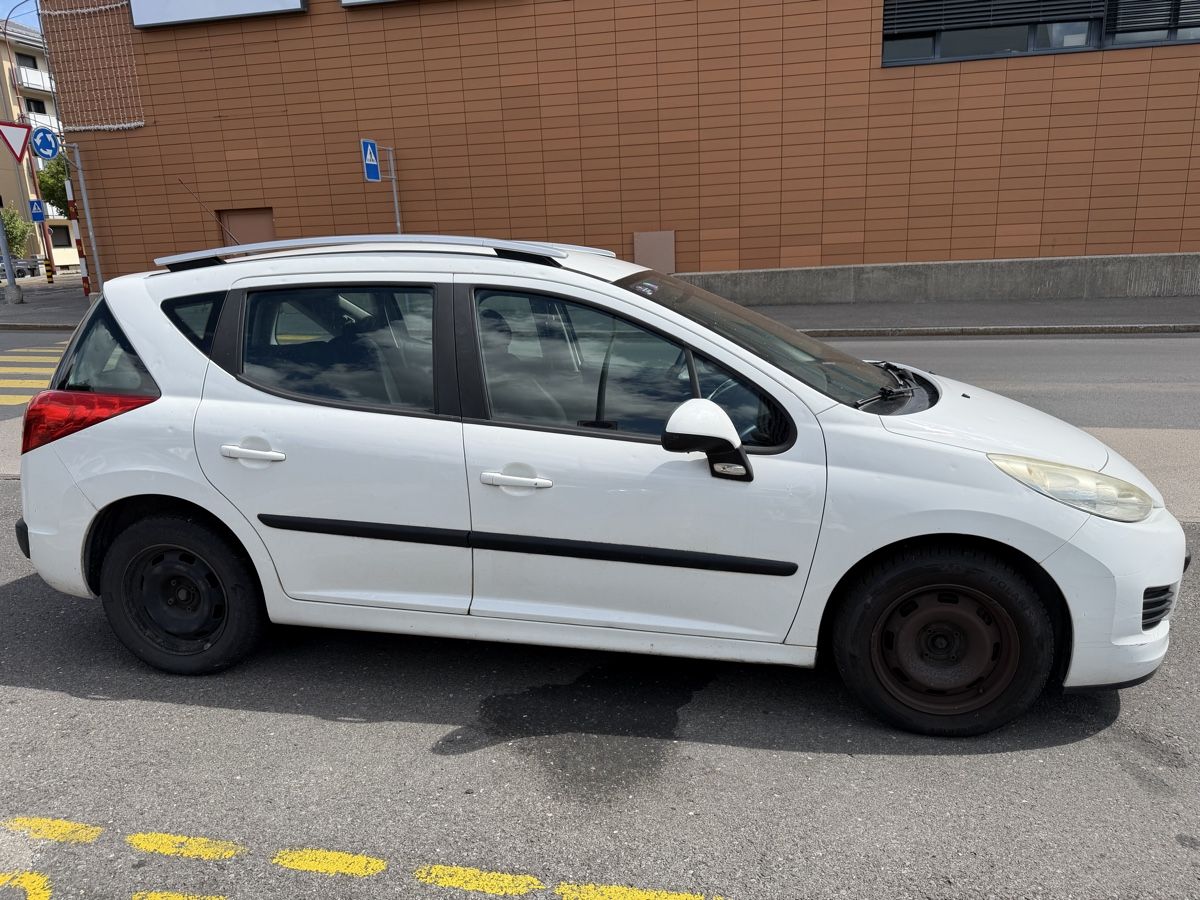 Peugeot Automobili: Peugeot 207 – Difettoso da La Chaux-de-Fonds venduto da Transportchezmax 1