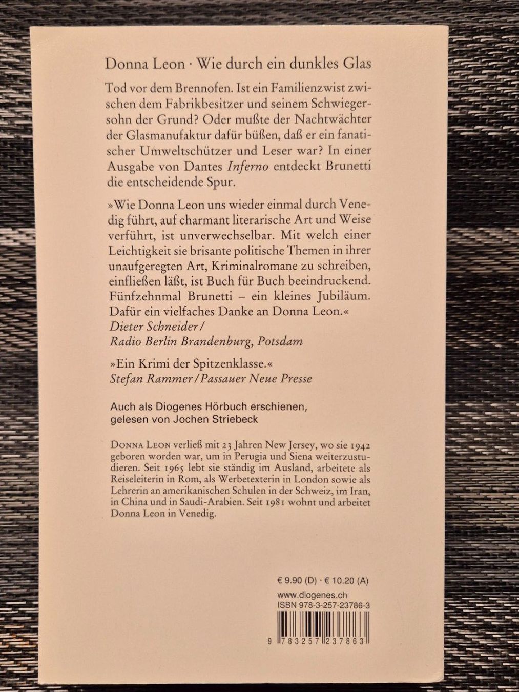 Bücher: Donna Leon: "Wie durch ein dunkles Glas" – Gebraucht aus Rüttenen von Mushorn 1