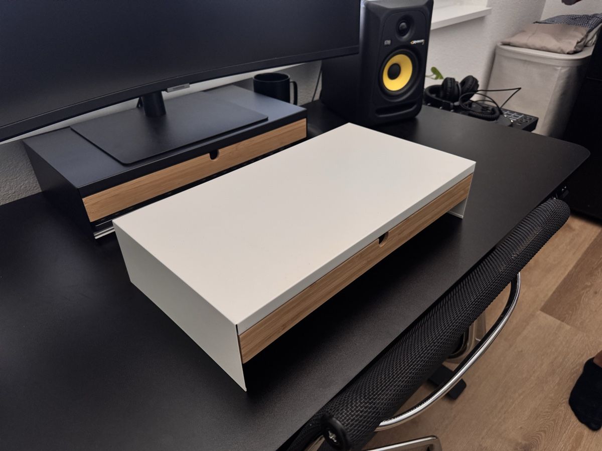 Autres décorations & accessoires: Monitorerhöhung Ikea Elloven – D'occasion à Burgdorf par alex.galli 1