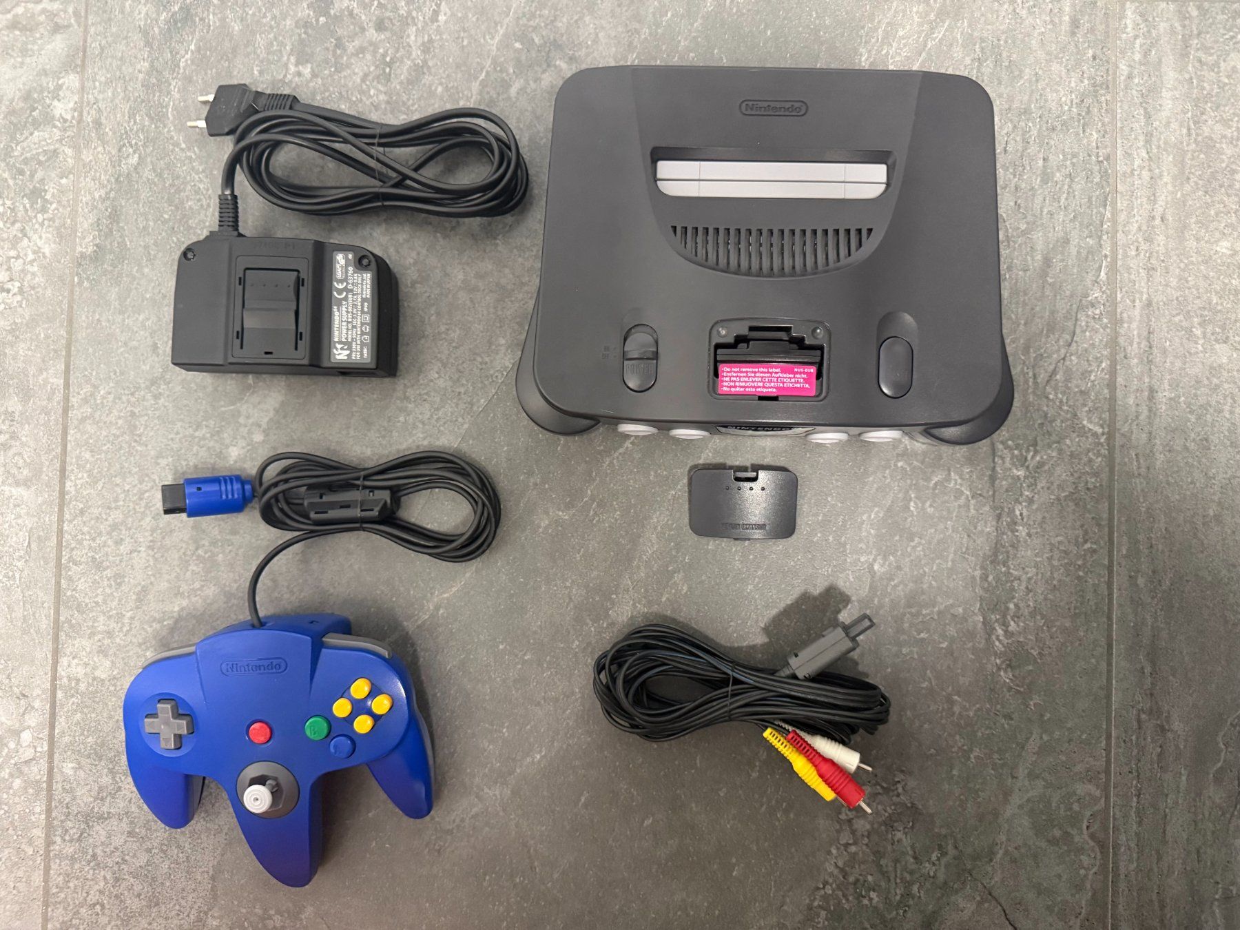 Nintendo Console: Console Nintendo 64 – Usato da Pont-de-la-Morge venduto da Darfal 1