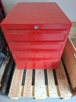 Schubladenstock mit Inhalt
