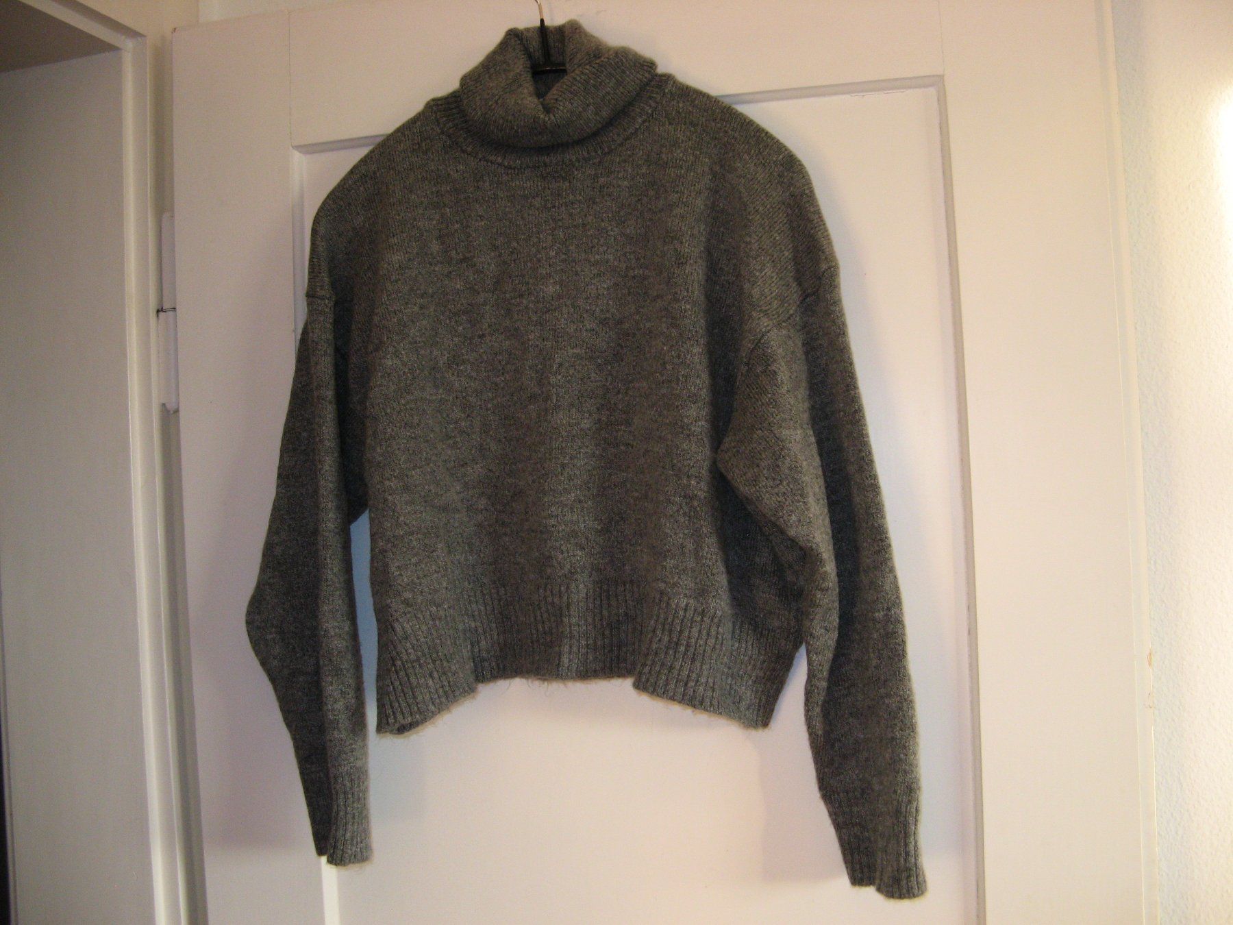 Zara Maglioni & Felpe: Zara Rollkragen Pullover Gr. M grau – Usato da Zürich venduto da apil