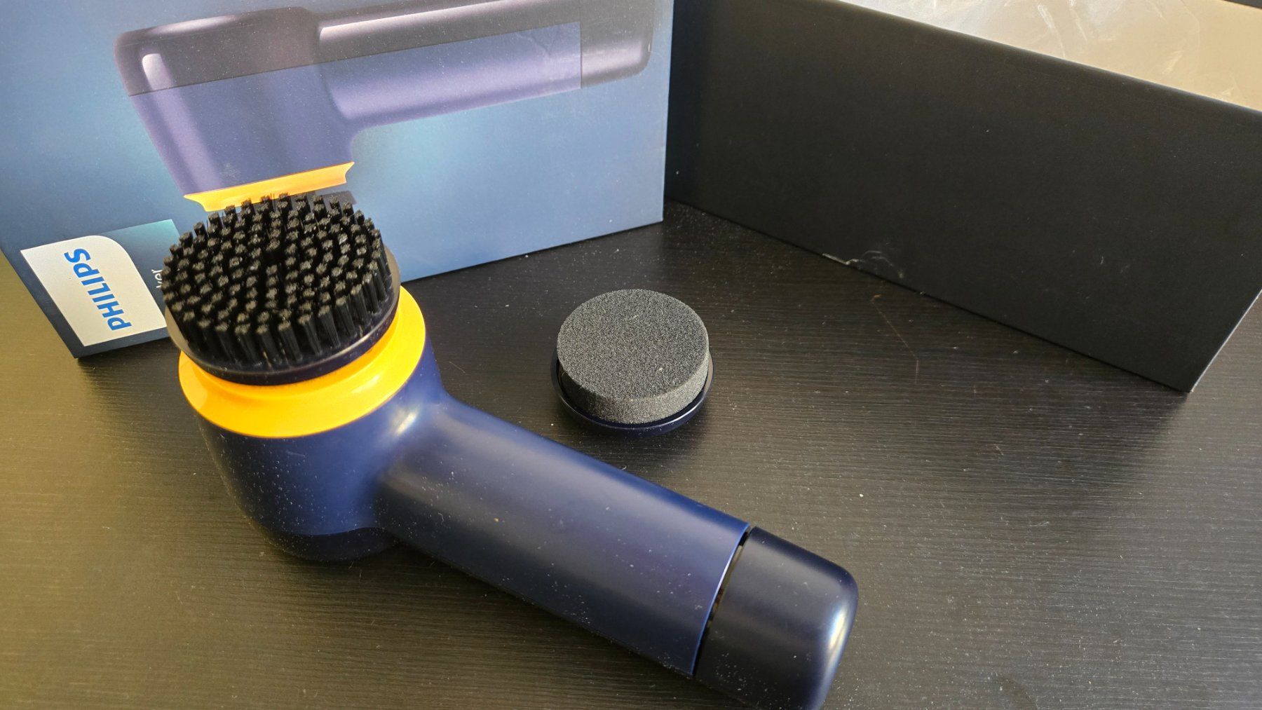 Autres vêtements & accessoires: Philips Schuhbürste Sneaker Cleaner – Neuf (Voir description) à Bern par jel_cc8z