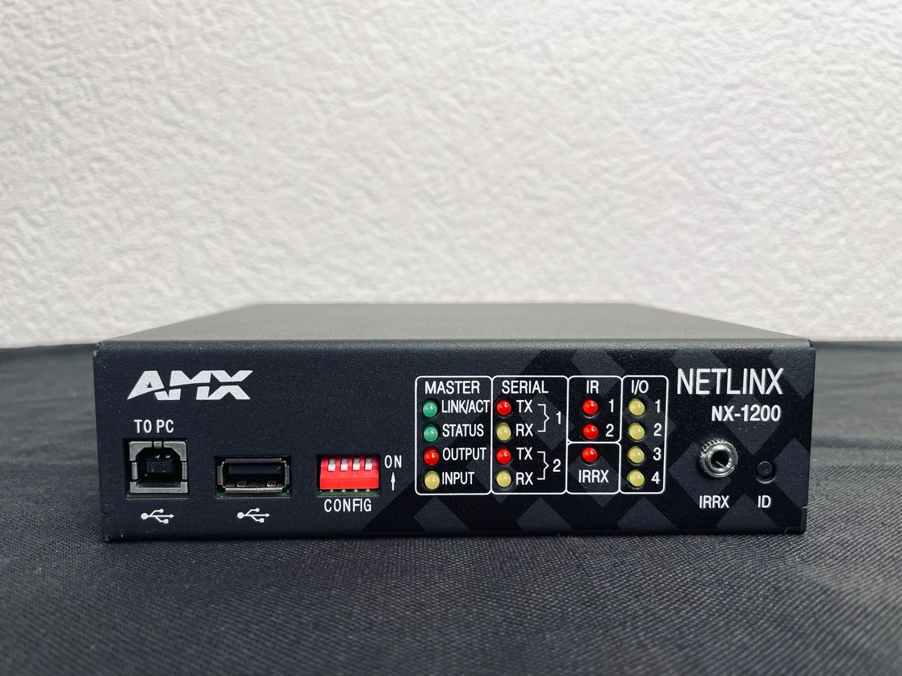 Sistema di controllo: AMX NX-1200 – Usato da Bern venduto da NIKA-SYSTEMS