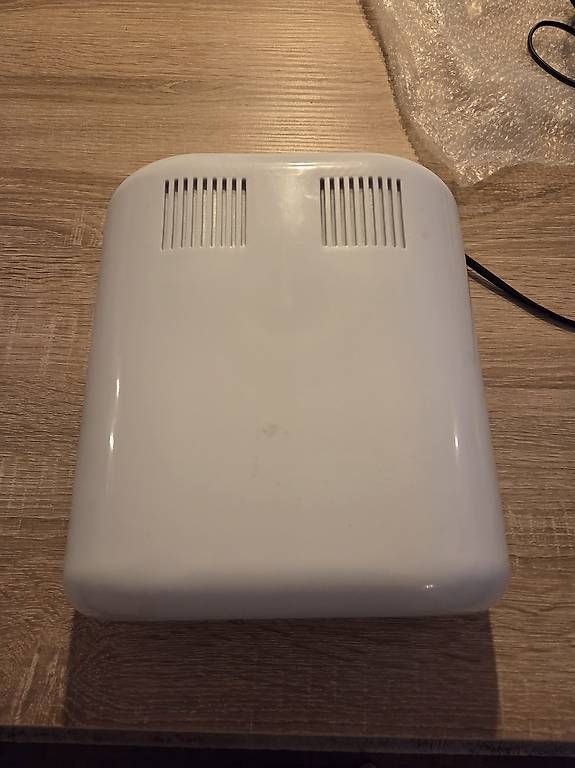 Lampade: Lampada unghie  – Usato da Bellinzona venduto da lus_lyb5 1