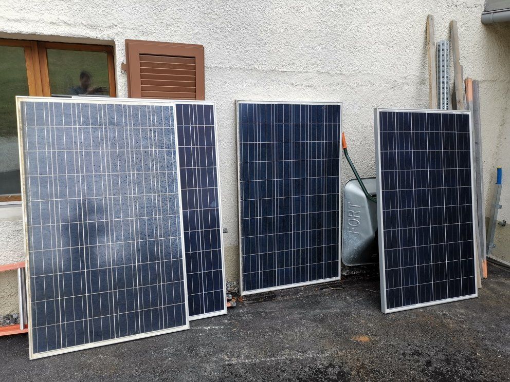 4 panneaux solaires Megasol 260Wc (Defekt) in Cottens FR für CHF 31 ...