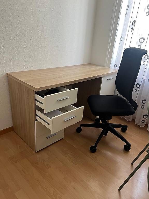 Bureaux: Pult mit Schubladen – D'occasion à Widnau par Christoph3336