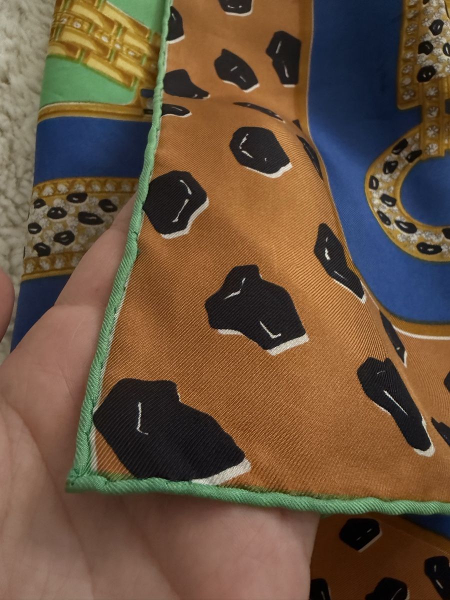 Cartier Foulard & Sciarpe: Cartier silk scarf – Usato da Schaffhausen venduto da Nadiuna 1