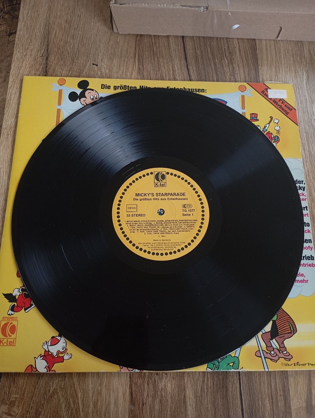 Dischi in vinile: Disney Micky's Starparade Schallplatte Vinyl – Usato da Buchrain venduto da larissaa__x 2