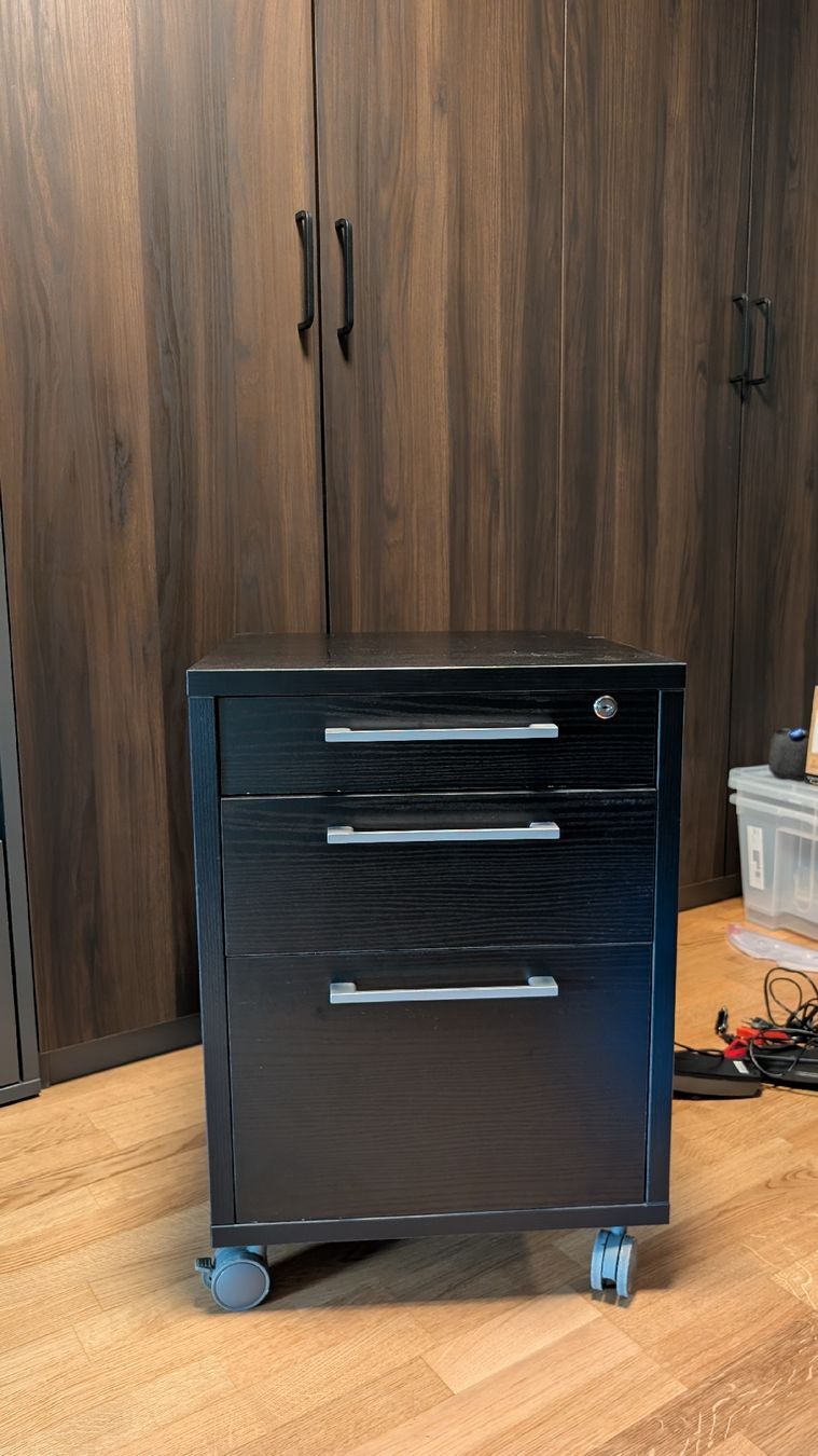 Eléments de bureau: Rollkorpus Schwarz – D'occasion à Nussbaumen AG par pasc54321al 1
