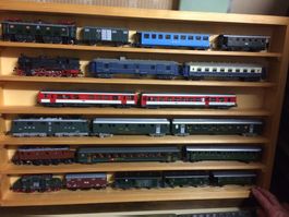 Lot wagons miniatures et locomotives HO