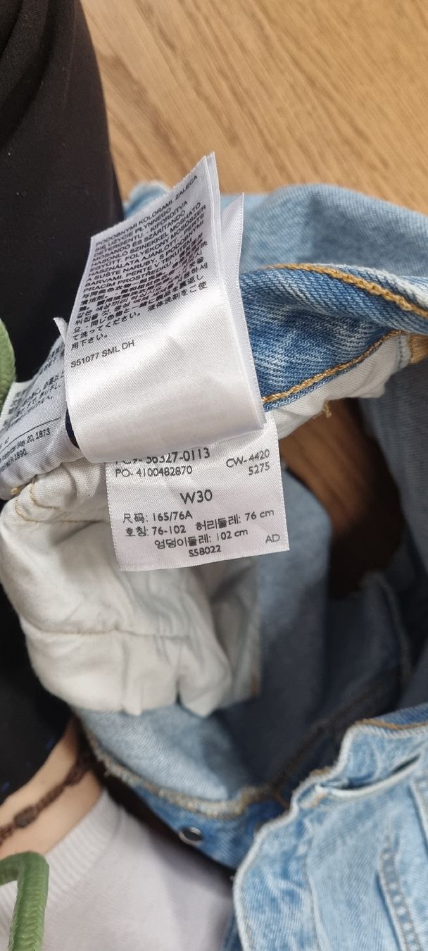 Levi's Jeans: Hellblaue Levis 501 Shorts Knöpfe  – Usato da Dietlikon venduto da lum_9n98 2