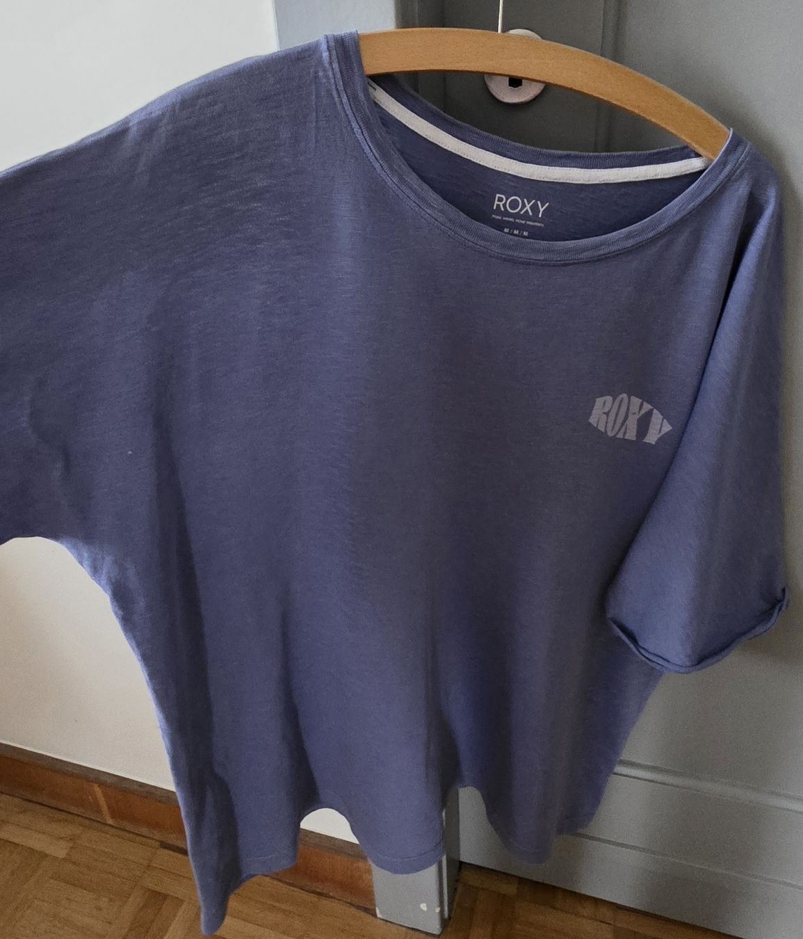 T-shirt: Tshirt bleu Roxy Taille M Unisexe – Usato da Yverdon-les-Bains venduto da van_dq65 9