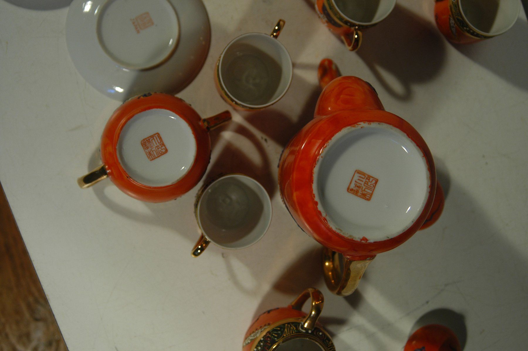 Set di piatti: Antiker japanischer Teeservice Satsuma – Usato da Herisau venduto da Wisen 9