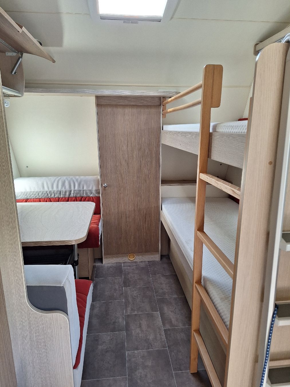 Bürstner Véhicules de camping: Wohnwagen BUERSTNER 510TK Averso Plus 2012 – D'occasion à Berg TG par Diablo15 3