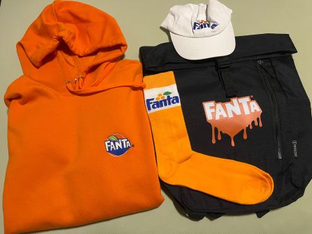 Set Fanta Hoddie , Rucksack , Socken , Cap