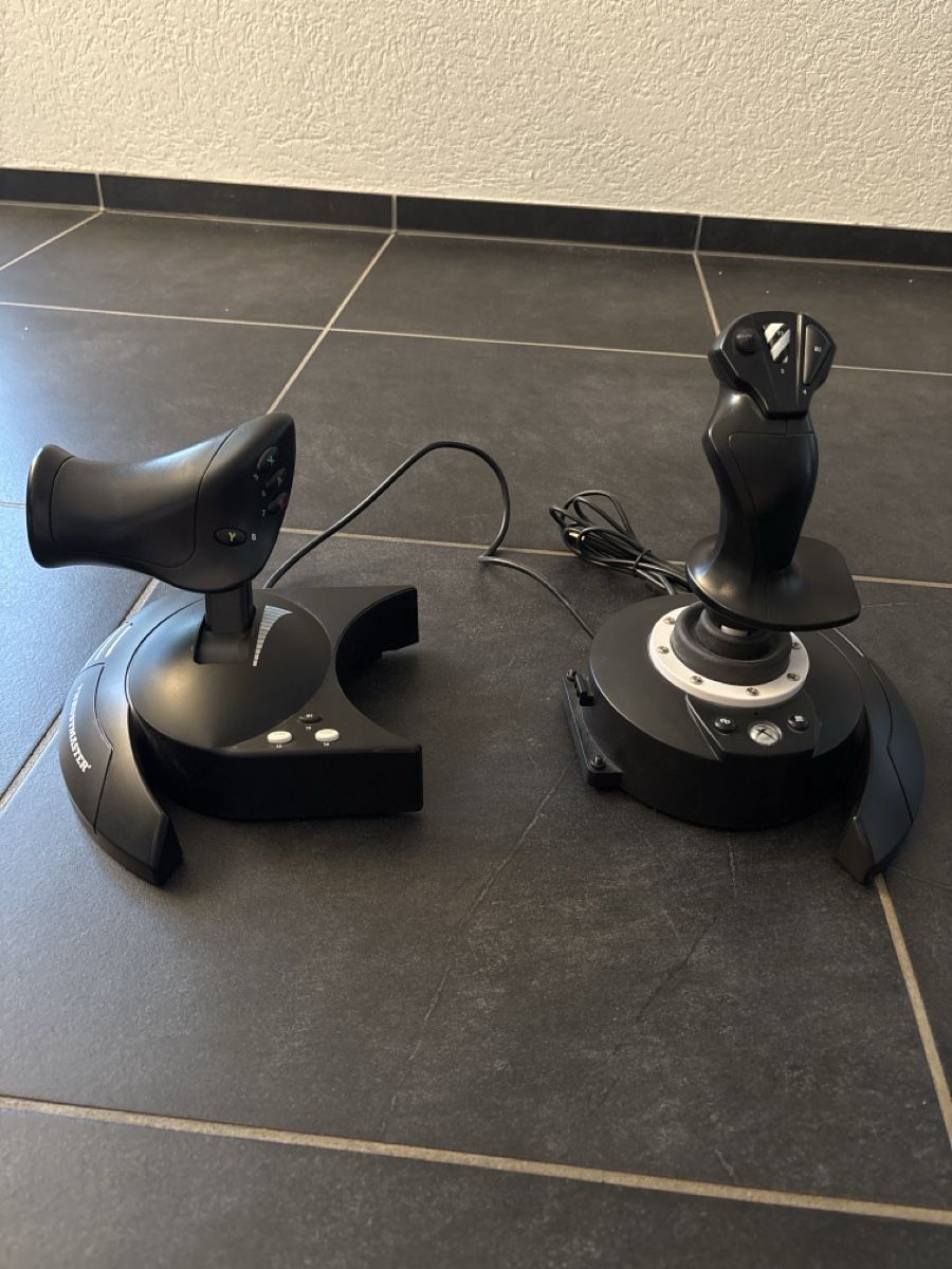 Thrustmaster Controller: Thrustmaster T-Flight Hotas X – Gebraucht aus Obfelden von L1nus22
