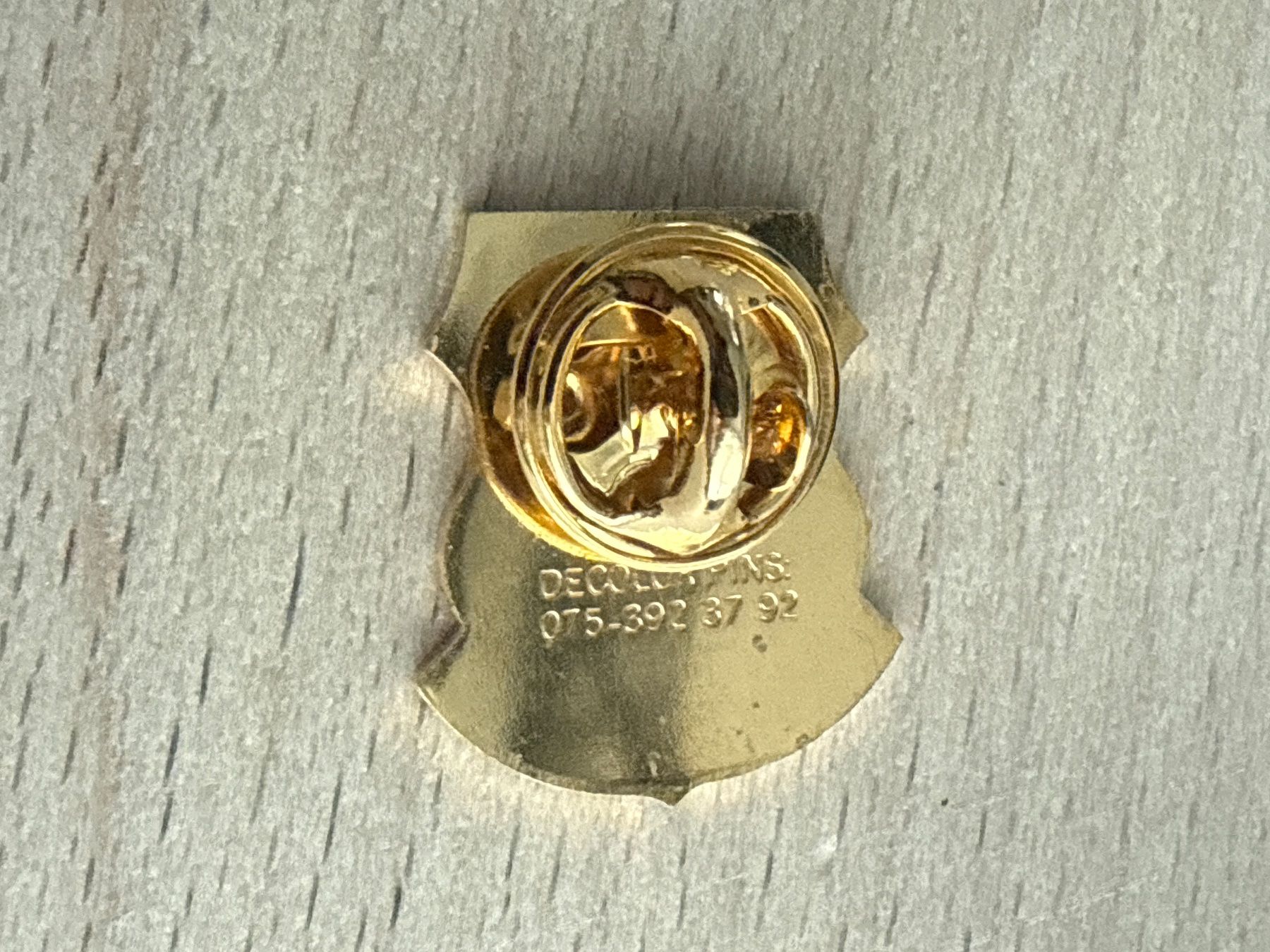Plaquettes & Badges: Pin Dom ML ADIH JONA – D'occasion à Glattbrugg par Schweigmatt 1