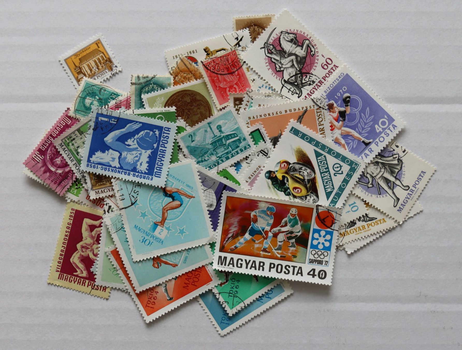 Tutti i francobolli: Briefmarken aus Ungarn – Usato da Oberentfelden venduto da lakipul 3