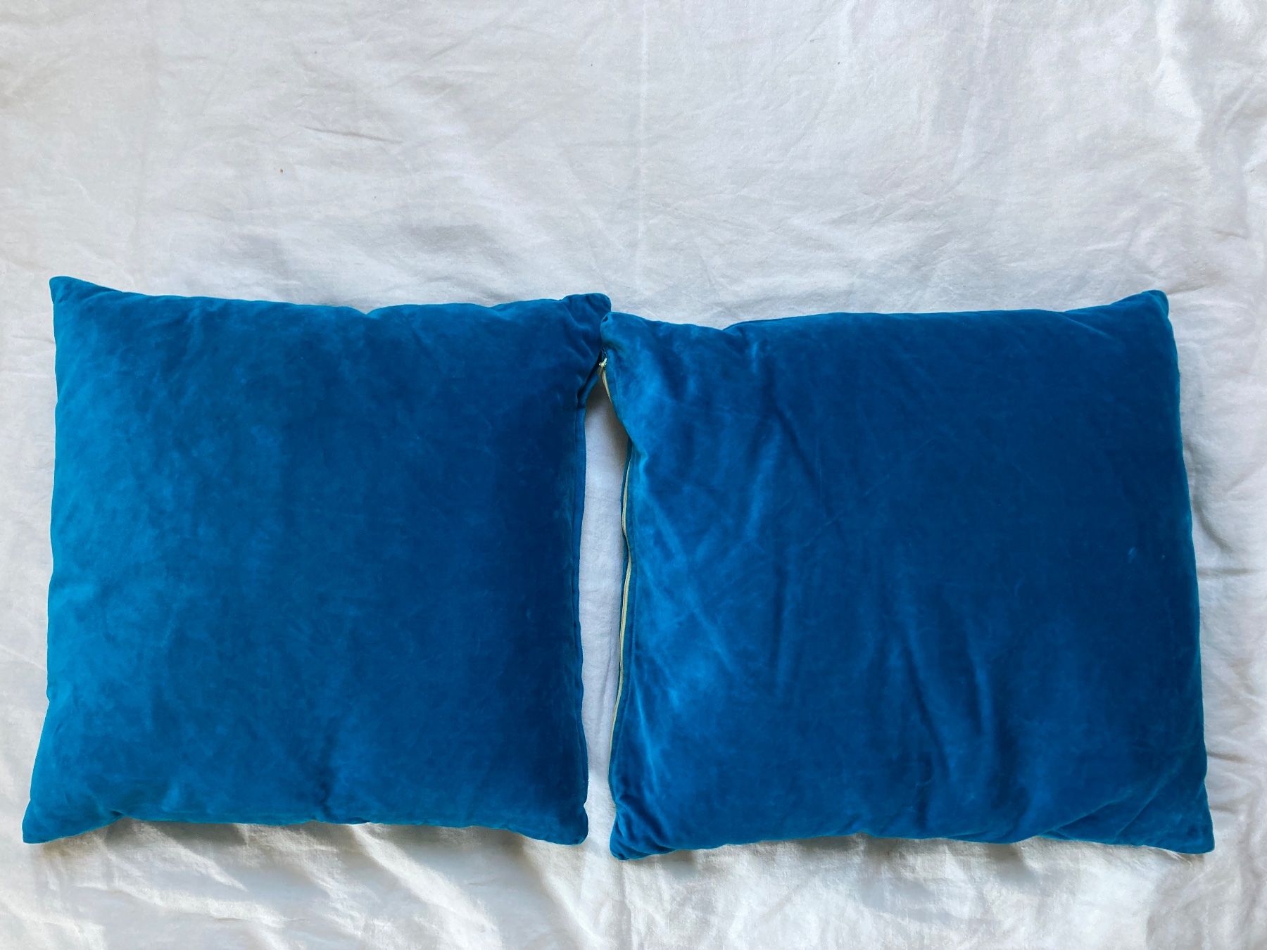 Cuscini: Blaue Samtkissen mit Stickerei – Usato da Bolligen venduto da abara1 1