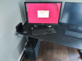 Alter Tower-PC mit grossem Monitor und viel Plattenplatz