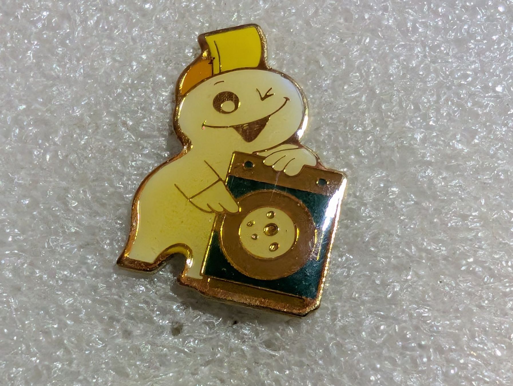 Placchette & Badge: Ansteckpin 198: Maga Bio – Usato da Oppligen venduto da Pin-Fall-Shop