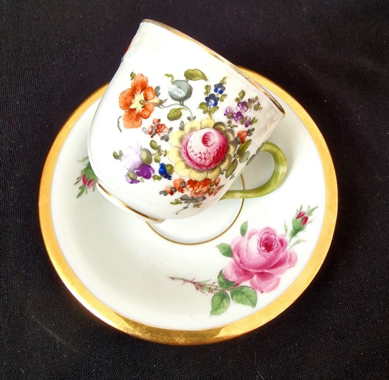 Antiker Weidenkorb Als Übertopf – Mit Teetasse & Untertasse, Ideal Für Kleine Pflanzen Innen & Außen