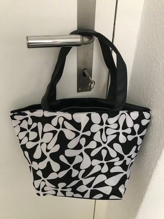 Kleine Stoff Tasche schwarz/weiss - Neu
