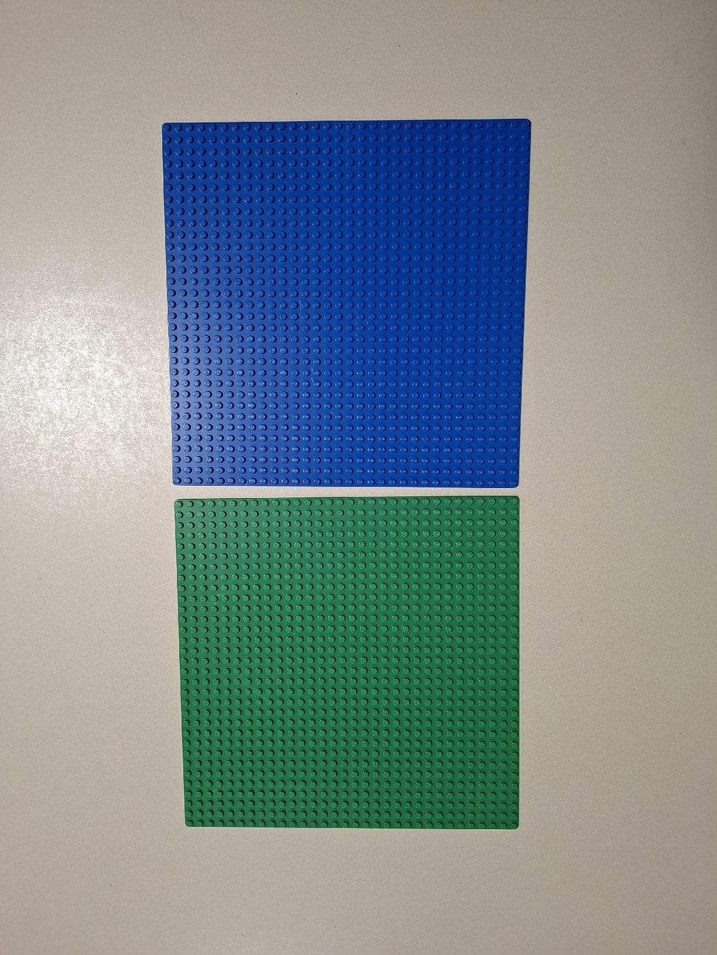 Jouets: 2 Legoplatten – D'occasion à Ruswil par Nasenspitz