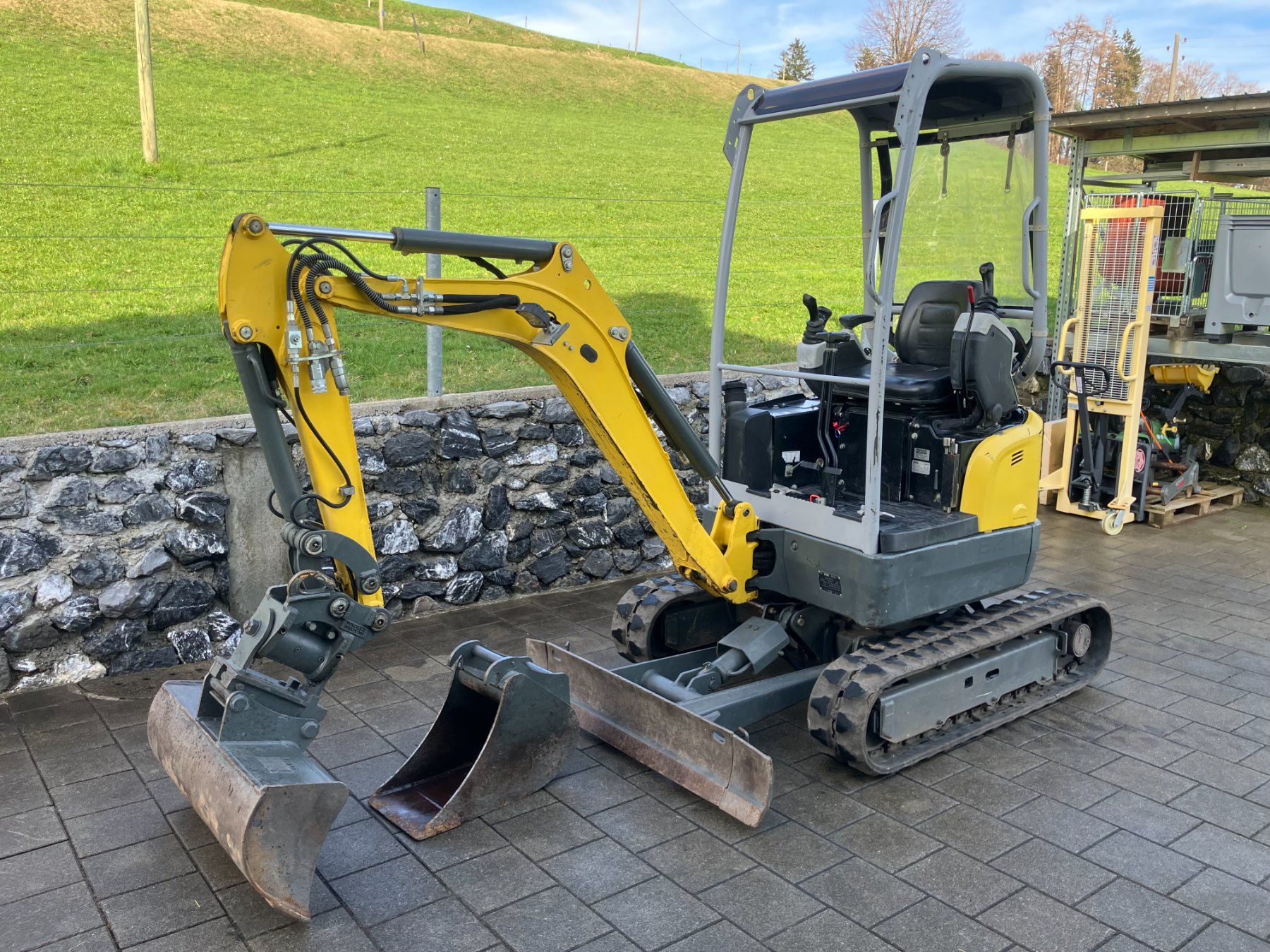 Wacker Neuson Excavateurs: Bagger Wacker Neuson EZ17 – D'occasion à Nassen par FIANAE 1