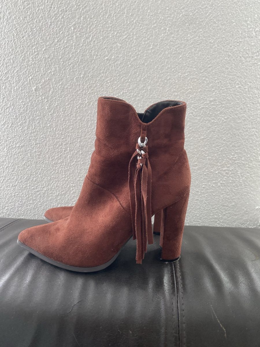 Scarpe da donna: Stiefeletten 38 braun mit Fransen – Usato da Wängi venduto da JALE04