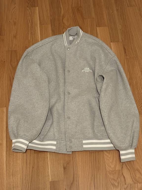 Giacche: College/Bomber Jacke Grau Gr. M – Usato da Niederrohrdorf venduto da k.schaffner
