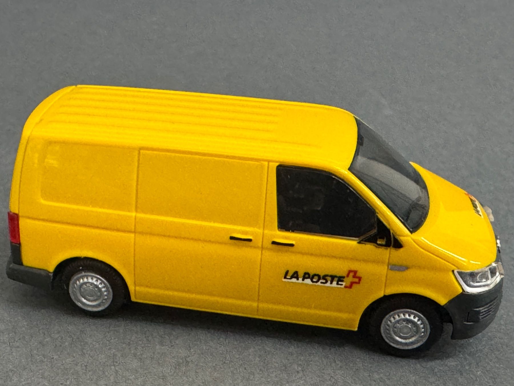 Rietze Modellini d'auto: VW T6 La Poste Post PTT Rietze 1:87 – Nuovo e nell'imballaggio originale da Luzern venduto da aa43modelcars-Luzern