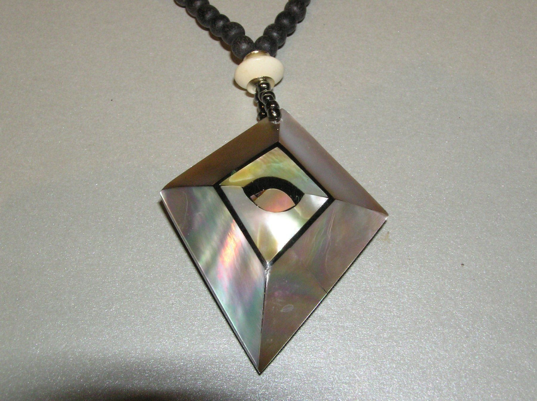 Catenine: KETTE MIT PERLMUTT ANHÄNGER – Nuovo (secondo la descrizione) da Grenchen venduto da country59 1