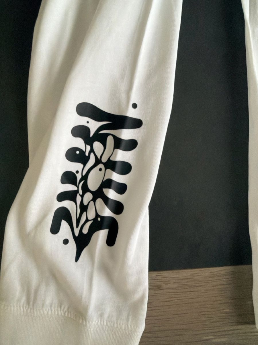 Nike Tops: Haut Nike blanc  – D'occasion à Châtelaine par Diogo.138 1