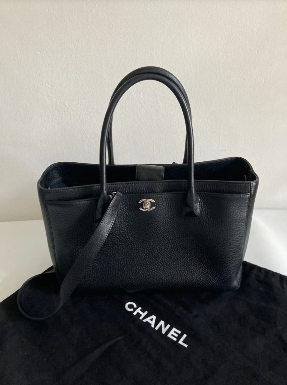 Chanel Taschen für Damen: * CHANEL EXECUTIVE LEDER SHOPPER * – Neu (gemäss Beschreibung) aus Niederglatt ZH von Aymi14