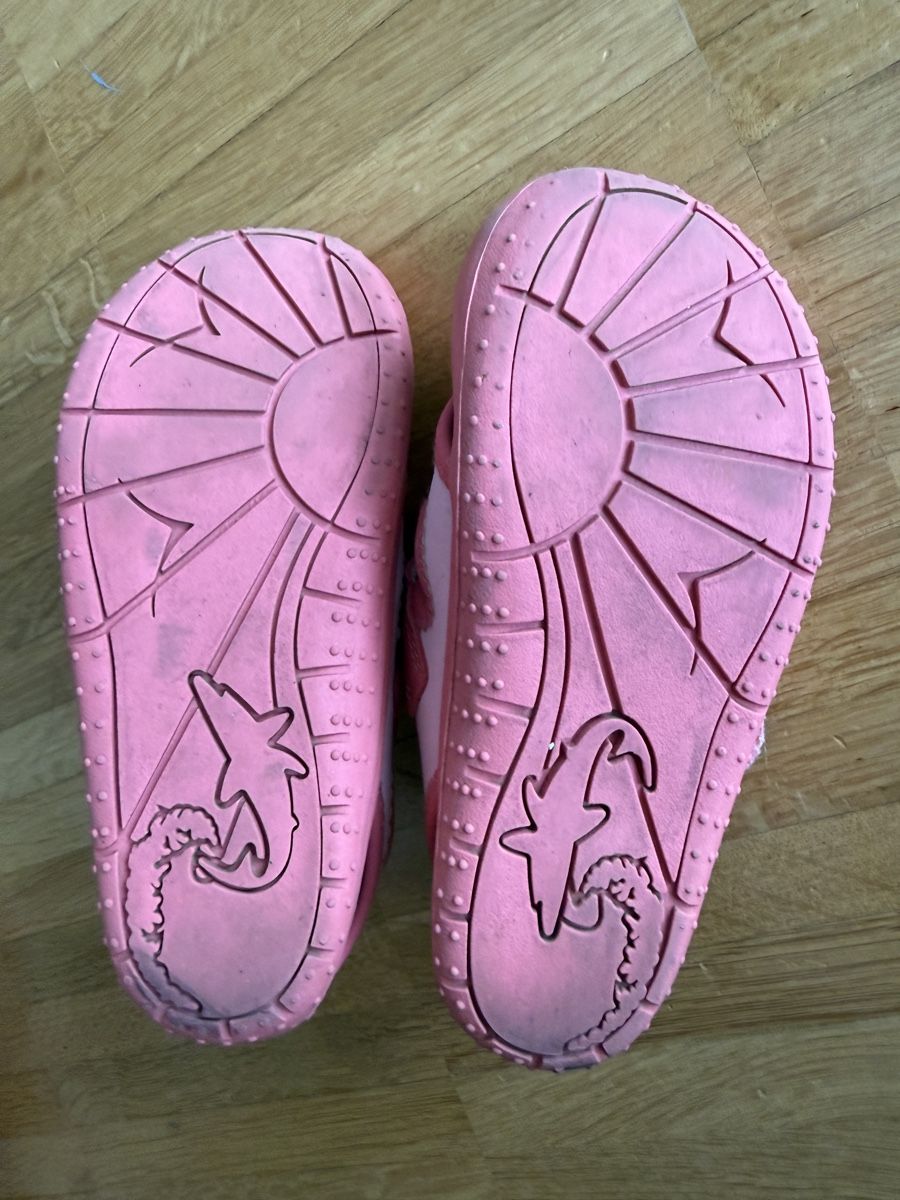 Scarpe per ragazze: Badeschuhe Grösse 25 – Usato da Schwerzenbach venduto da Le_roy 3